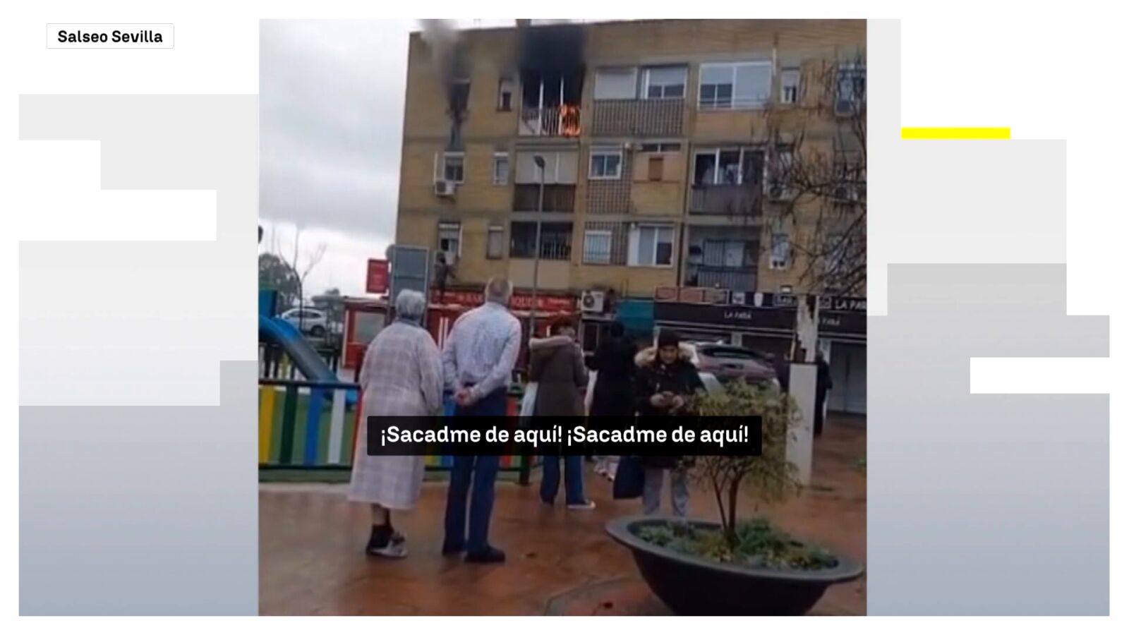  El fuego obliga a una mujer a descolgarse por la ventana y su vecina logra agarrarla: 