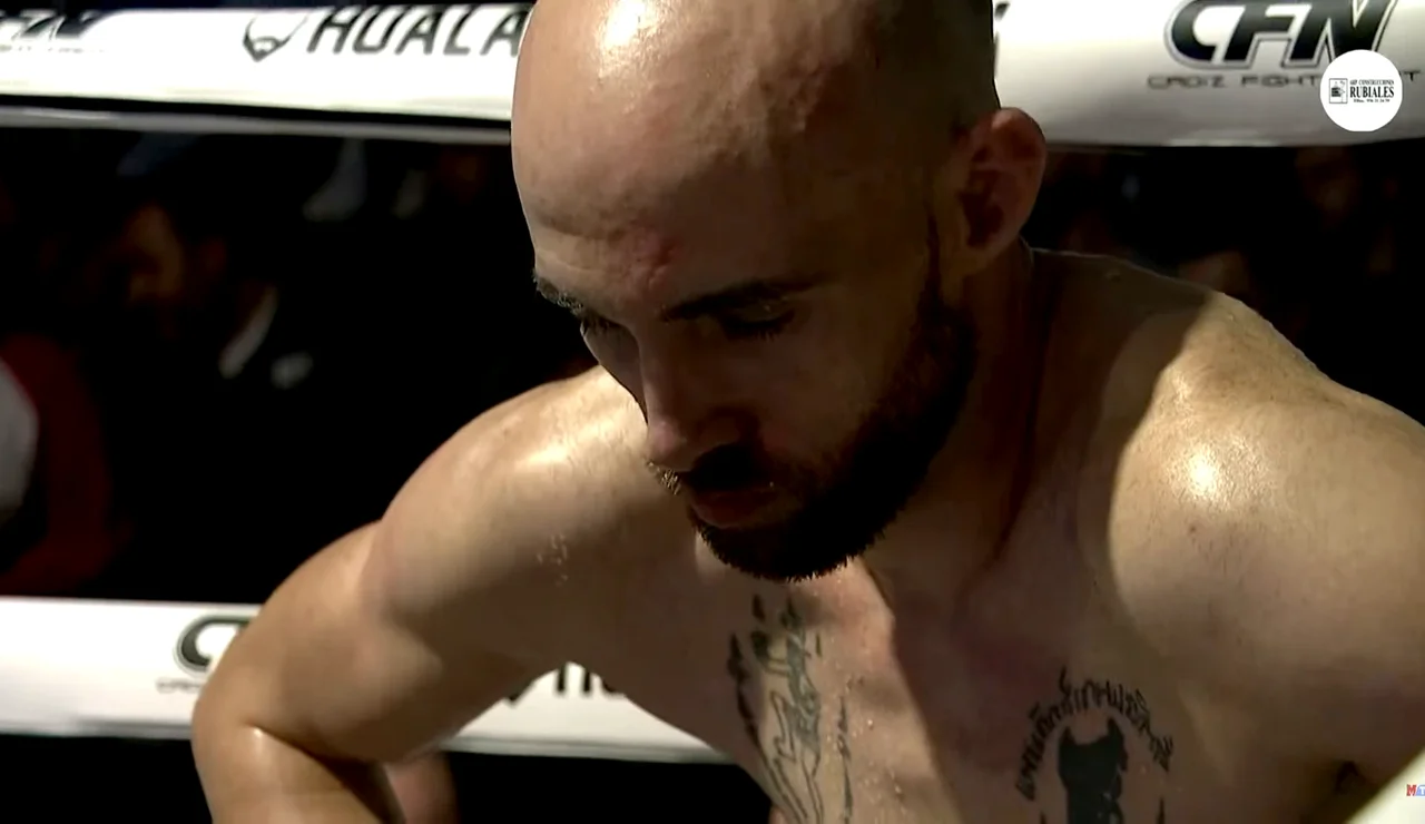 Carlos Coello hace historia en su combate número 90 como profesional