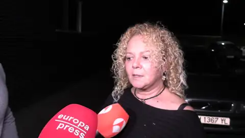 María del Mar Bisbal atendiendo a la prensa María del Mar Bisbal atendiendo a la prensa