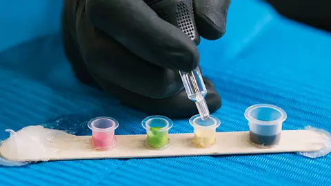 Ordenan la retirada del mercado de varias tintas de tatuaje y maquillaje permanente de la empresa Alkimia Ordenan la retirada del mercado de varias tintas de tatuaje y maquillaje permanente de la empresa Alkimia