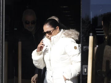 Isabel Pantoja en la calle