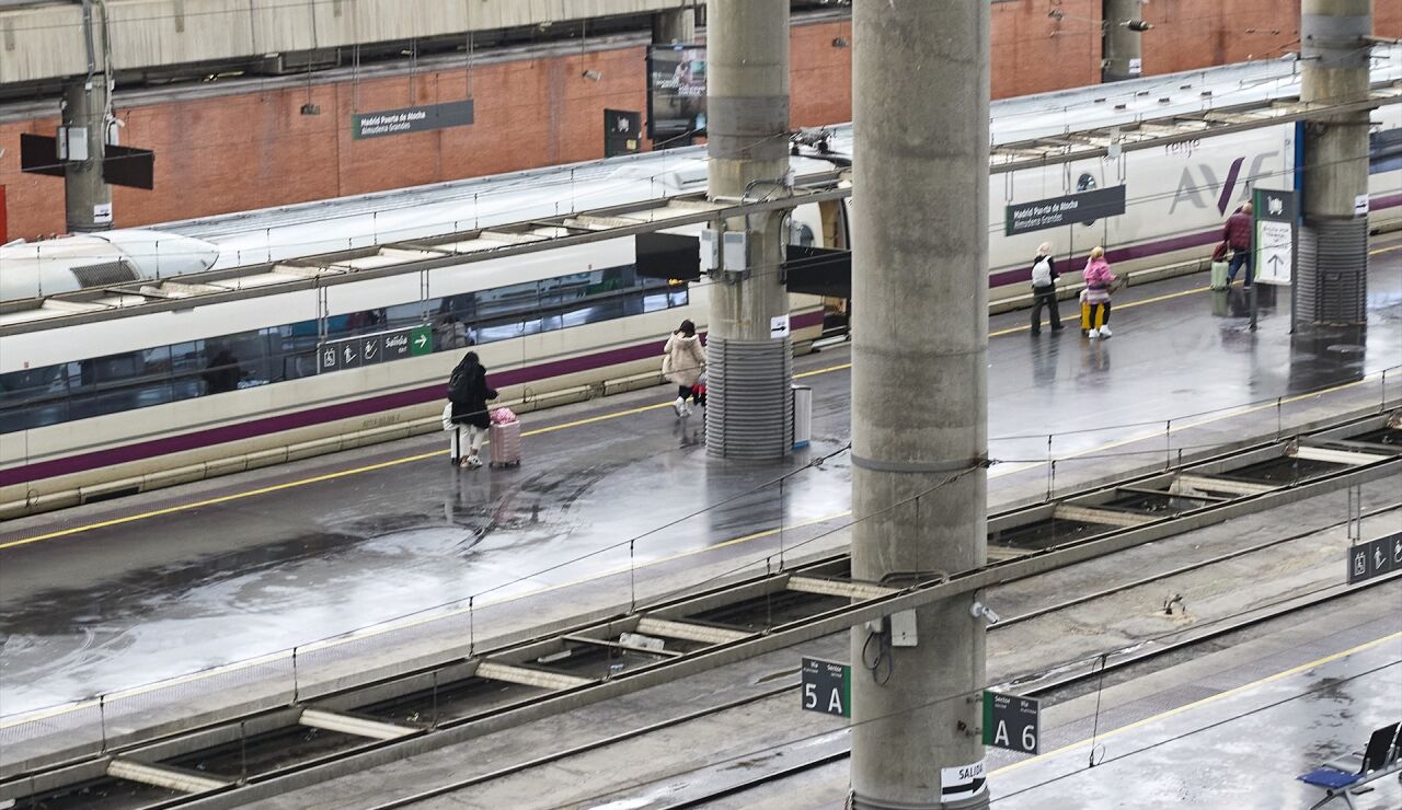 Andenes Ave Renfe
