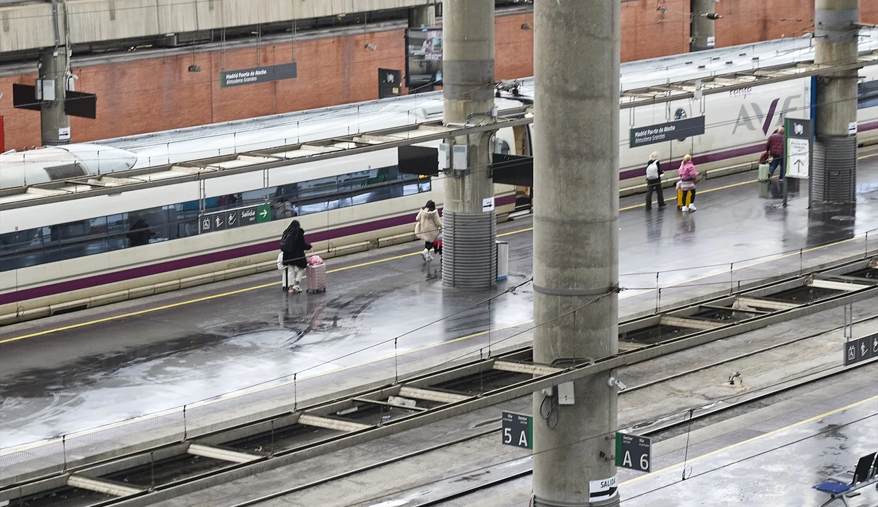 Andenes Ave Renfe