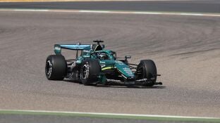 Lance Stroll con el Aston Martin en el circuito de Sakhir