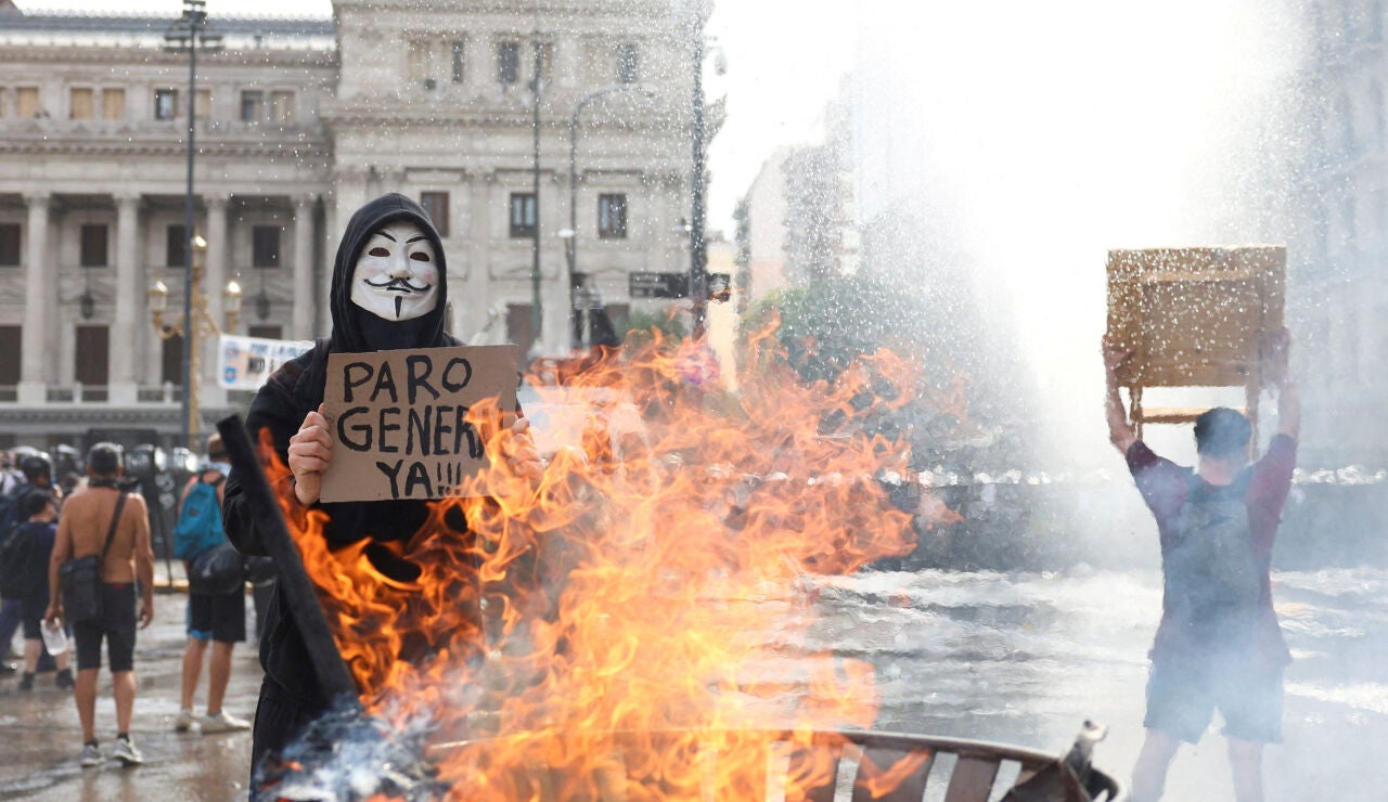 La radical reforma laboral de Milei, un paso m&aacute;s cerca de hacerse realidad