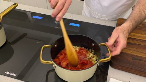 Introduce los tomates