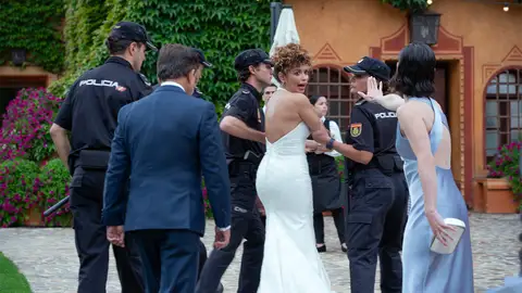 Del altar al calabozo: la boda de Daniela termina con una detención inesperada Del altar al calabozo: la boda de Daniela termina con una detención inesperada