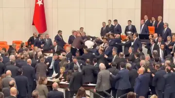 Pelea en el Parlamento turco Pelea en el Parlamento turco