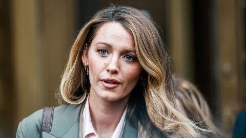 Blake Lively a su salida de los juzgados de Nueva york a una comparecencia por su demanda a Justin Baldoni