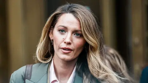 Blake Lively a su salida de los juzgados de Nueva york a una comparecencia por su demanda a Justin Baldoni Blake Lively a su salida de los juzgados de Nueva york a una comparecencia por su demanda a Justin Baldoni