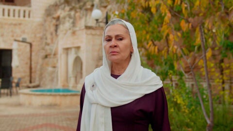 La historia detr&aacute;s de Uzak Şehir, el t&iacute;tulo original de En tierra lejana que ha conquistado Turqu&iacute;a