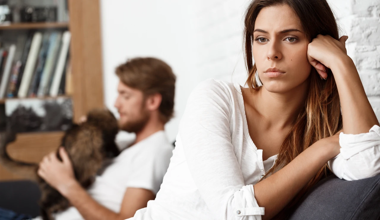 Mujer enfadada con su pareja