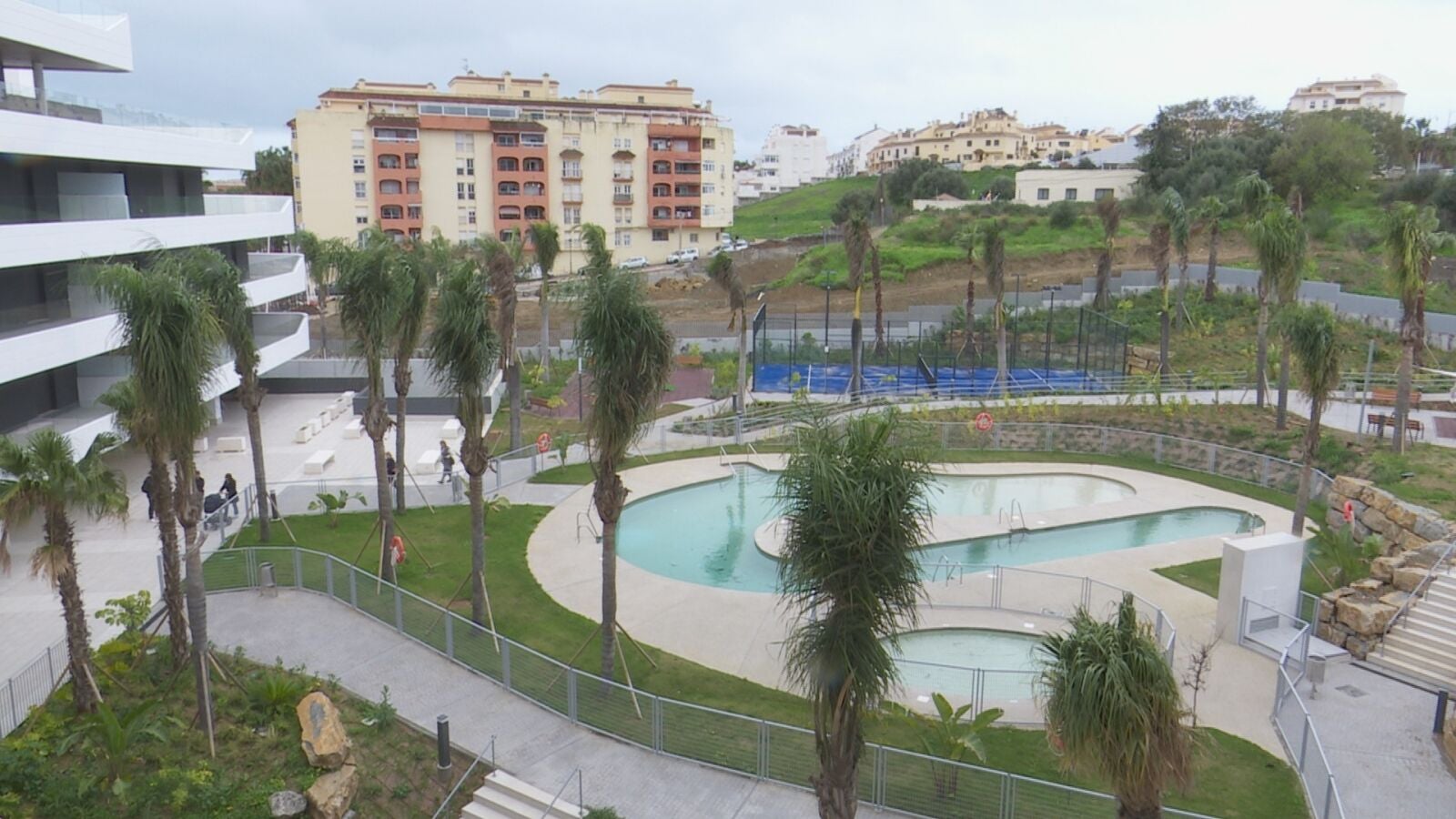 72 familias no pueden acceder a su vivienda por falta de suministro eléctrico en Estepona: 