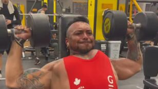 Imagen del culturista entrenando