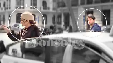 Primeras imágenes de Cayetano Rivera y Tamara Gorro haciendo planes de pareja por Madrid Primeras imágenes de Cayetano Rivera y Tamara Gorro haciendo planes de pareja por Madrid