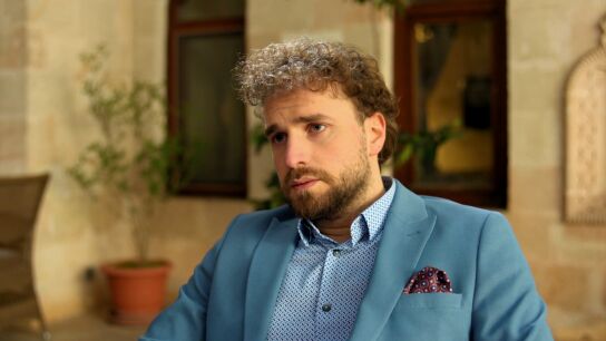 &iquest;Aliado o lobo con piel de cordero? &Ouml;zkan se acerca a Alya para ganarse su confianza