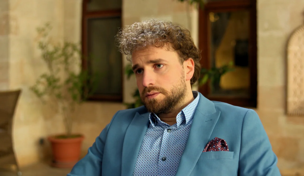 ¿Aliado o lobo con piel de cordero? Özkan se acerca a Alya para ganarse su confianza