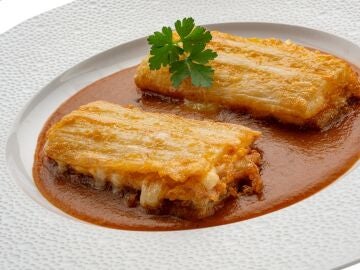 Receta completa de pencas de jam&oacute;n y queso con salsa espa&ntilde;ola