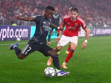 Vin&iacute;cius, en acci&oacute;n ante el Benfica