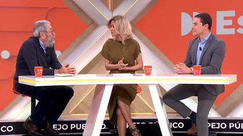 Mesa de socialistas. Mesa de socialistas.