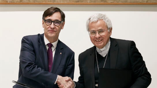 El presidente catal&aacute;n, Salvador Illa, y el presidente de la Conferencia Episcopal de Tarragona y arzobispo de Tarragona, Joan Planellas