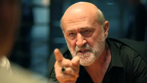 “Tú serás el jefe de los Albora”: Ecmel ordena a Sahin que traicione a Cihan “Tú serás el jefe de los Albora”: Ecmel ordena a Sahin que traicione a Cihan