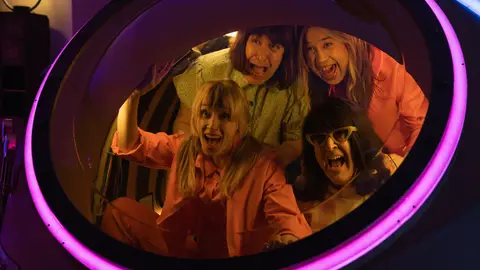 Rafaela y su loco mundo, con Aníbal Gómez, Joaquín Reyes, Ingrid García Jonsson y Carlos Areces Rafaela y su loco mundo, con Aníbal Gómez, Joaquín Reyes, Ingrid García Jonsson y Carlos Areces