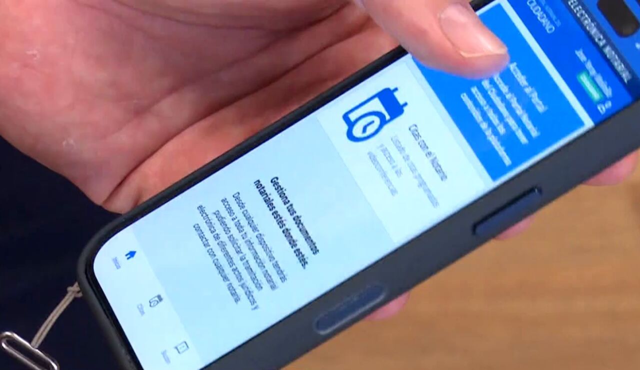 El notario en el m&oacute;vil