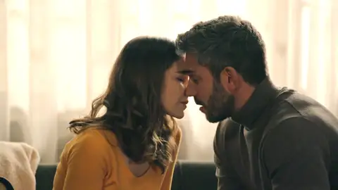 Avance del próximo capítulo de Sueños de libertad: Begoña se despide para siempre de Andrés con un último beso Avance del próximo capítulo de Sueños de libertad: Begoña se despide para siempre de Andrés con un último beso