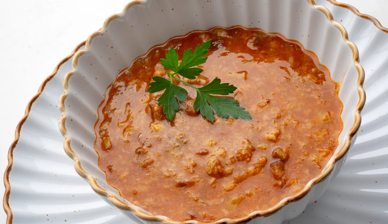 sopa de puerro, pan y bacalao
