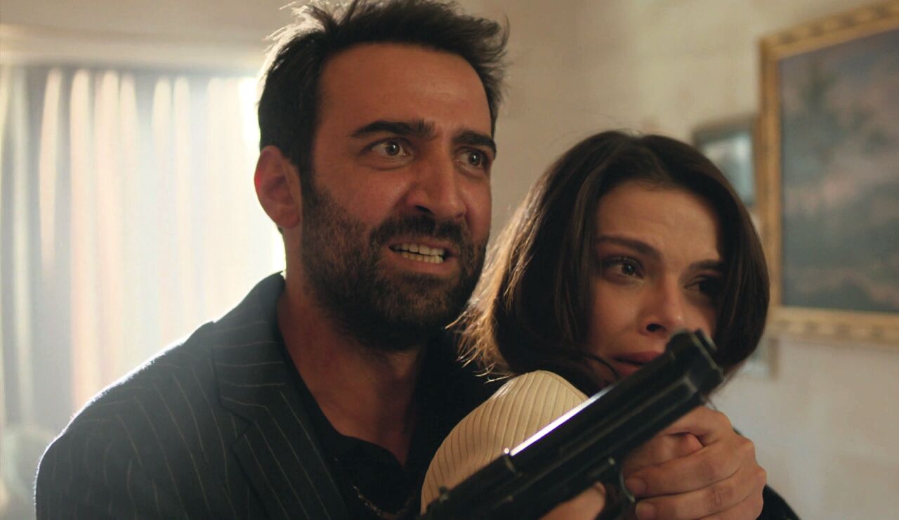 Alya descubre el origen del odio de Demir: armas, boda forzada y una muerte que lo rompi&oacute;