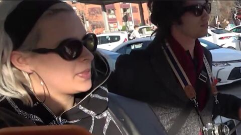 Dora Postigo y Nicolás Martos ante los micrófonos