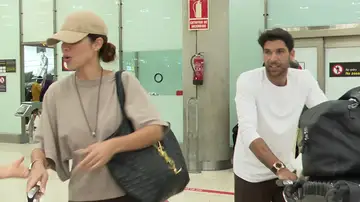 Tamara Gorro y Cayetano Rivera, pillados en el aeropuerto Tamara Gorro y Cayetano Rivera, pillados en el aeropuerto