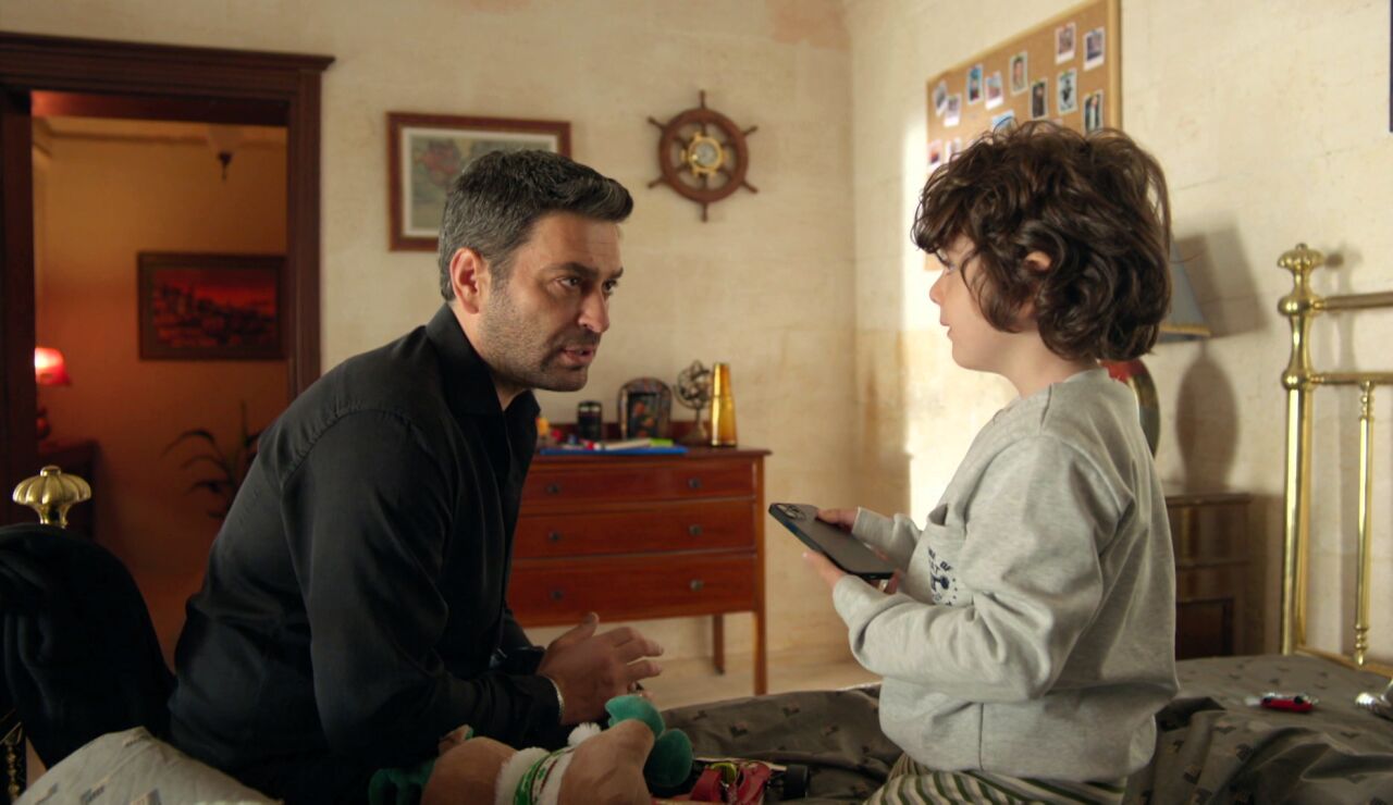 El pacto secreto de Cihan y su sobrino a espaldas de Alya: "Si tienes miedo, ll&aacute;mame"