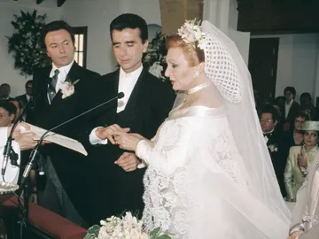 Rocío Jurado y Ortega Cano en su boda Rocío Jurado y Ortega Cano en su boda
