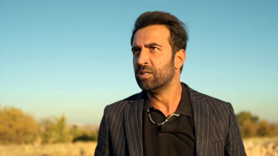 Izzet la entrega a Demir Baybars: Alya cae en una emboscada y termina secuestrada