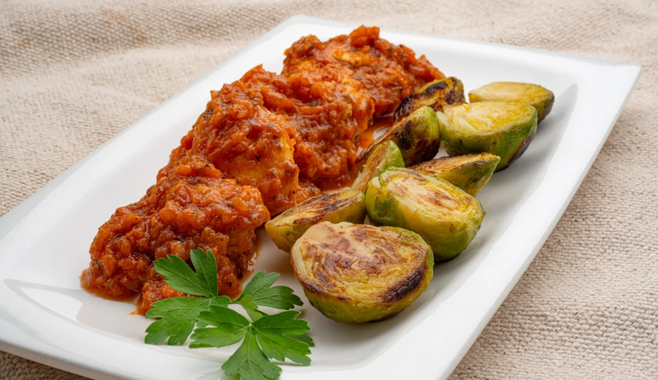 Receta fácil y sencilla de Karlos Arguiñano: pollo al curry con coles salteadas