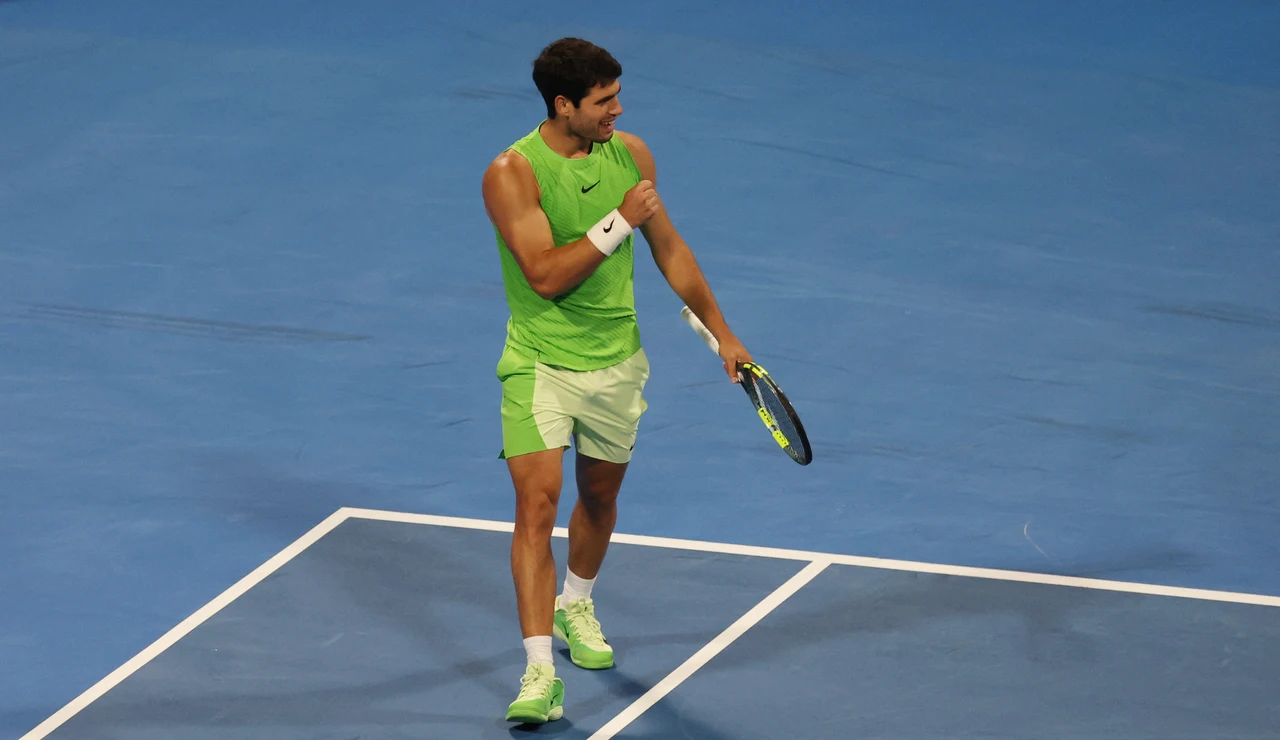 Carlos Alcaraz celebra la victoria ante Arthur Rinderknech