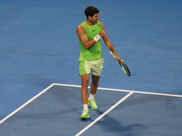 Carlos Alcaraz celebra la victoria ante Arthur Rinderknech