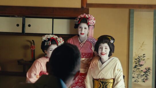 “¿Esta es mi familia?”: Las carcajadas de Joaquín al ver a su mujer y sus hijas vestidas de geishas
