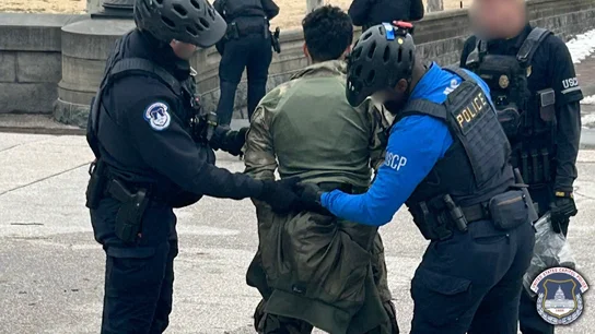 Detenido en el Capitolio Detenido en el Capitolio