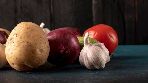 Tomate, cebolla, ajo y patata