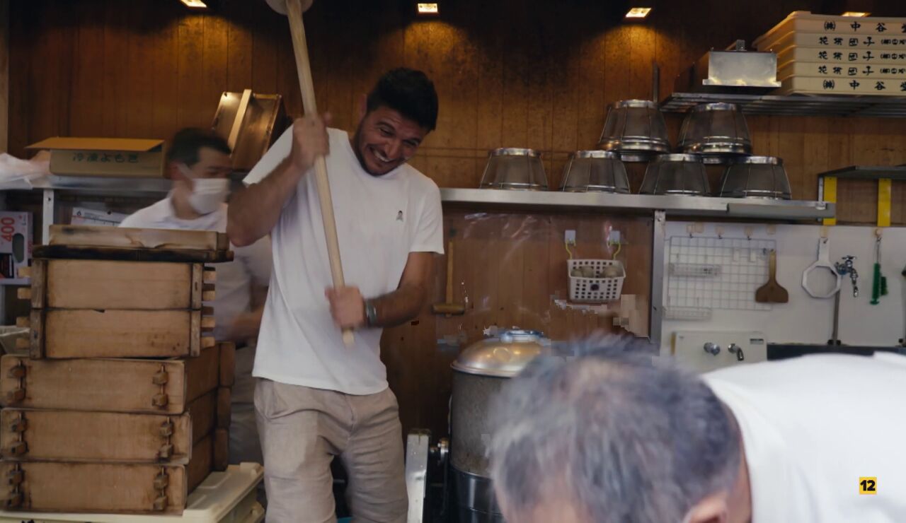 La paliza de Joaqu&iacute;n para hacer los mochis, el dulce t&iacute;pico japon&eacute;s