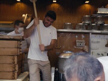 La paliza de Joaqu&iacute;n para hacer los mochis, el dulce t&iacute;pico japon&eacute;s