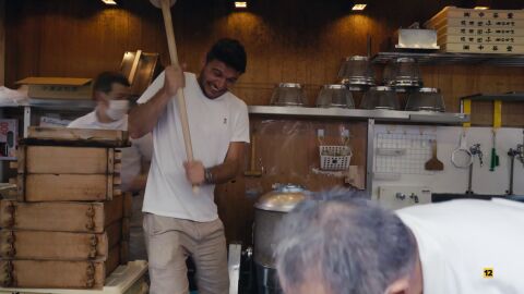 La paliza de Joaqu&iacute;n para hacer los mochis, el dulce t&iacute;pico japon&eacute;s