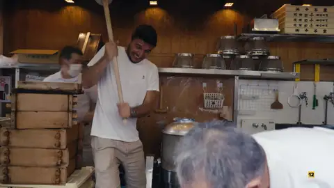 La paliza de Joaquín para hacer los mochis, el dulce típico japonés La paliza de Joaquín para hacer los mochis, el dulce típico japonés