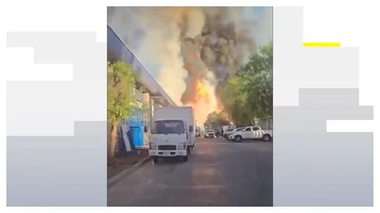 Explosión de un camión cisterna Explosión de un camión cisterna