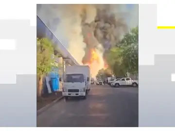 Explosión de un camión cisterna Explosión de un camión cisterna