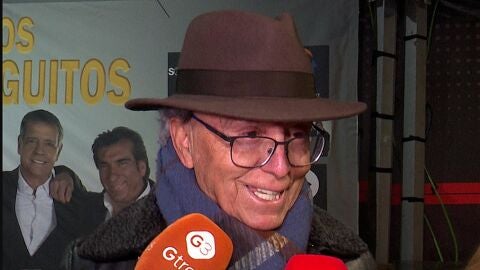 Ortega Cano atendiendo a la prensa