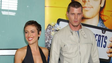 Alyssa Milano y Eric Dane en 2003